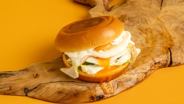 Avo Egg Bun