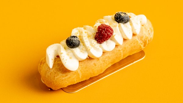 Fruity eclair